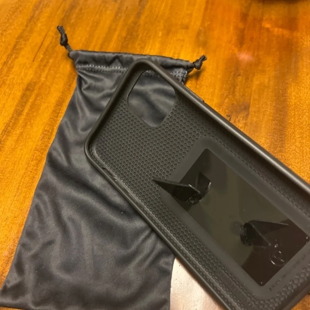 COPY - Loopy case for an I-Phone 11 Pro Max. Excellent condition.